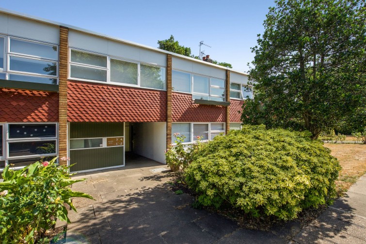 2 Dryden Court Parkleys, Richmond