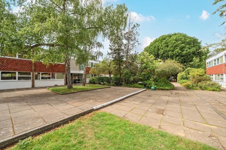 14 Marlowe Court Parkleys, Richmond