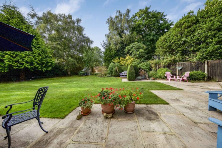 11 Ham Farm Road, Richmond