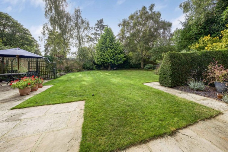 11 Ham Farm Road, Richmond