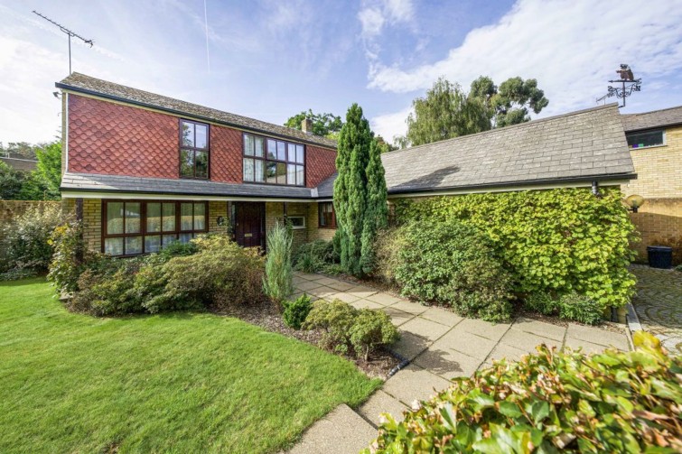 11 Ham Farm Road, Richmond