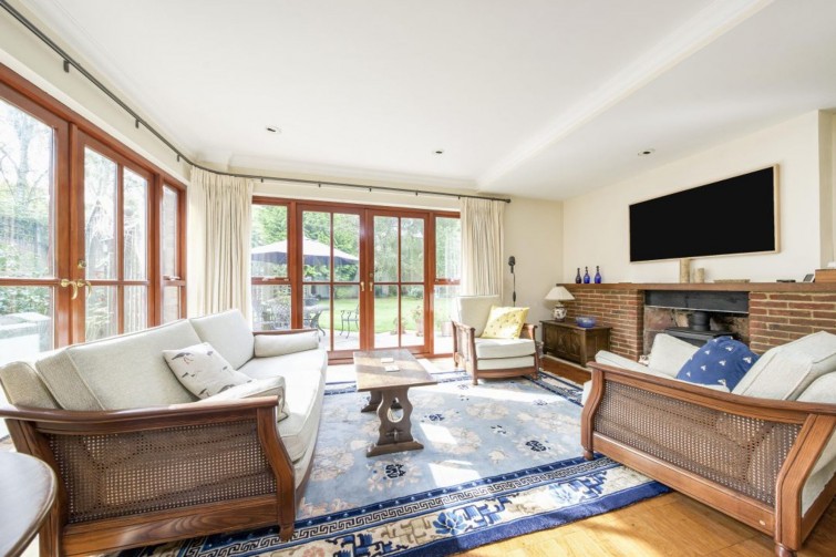 11 Ham Farm Road, Richmond