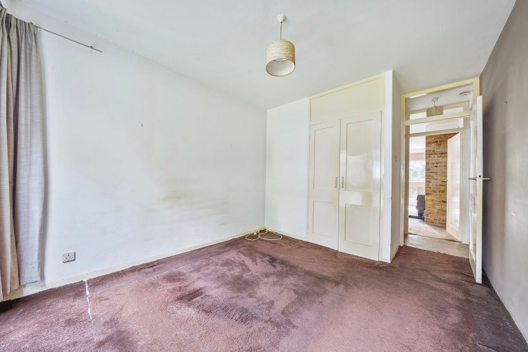 25 Langham House Close, Richmond
