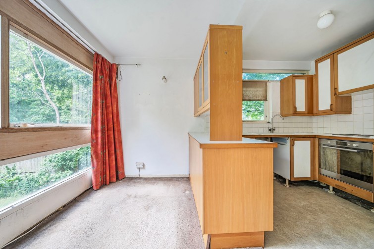 25 Langham House Close, Richmond