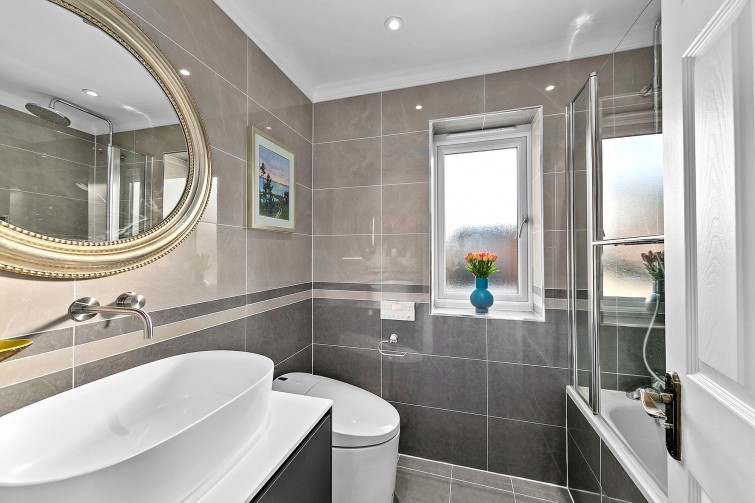 8 Thamesgate Close, Richmond