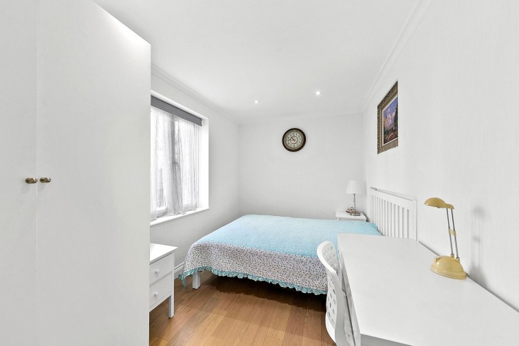 8 Thamesgate Close, Richmond