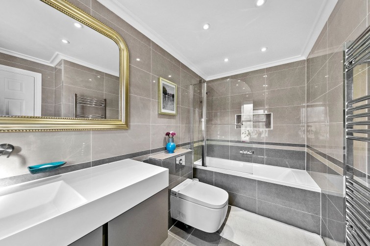 8 Thamesgate Close, Richmond