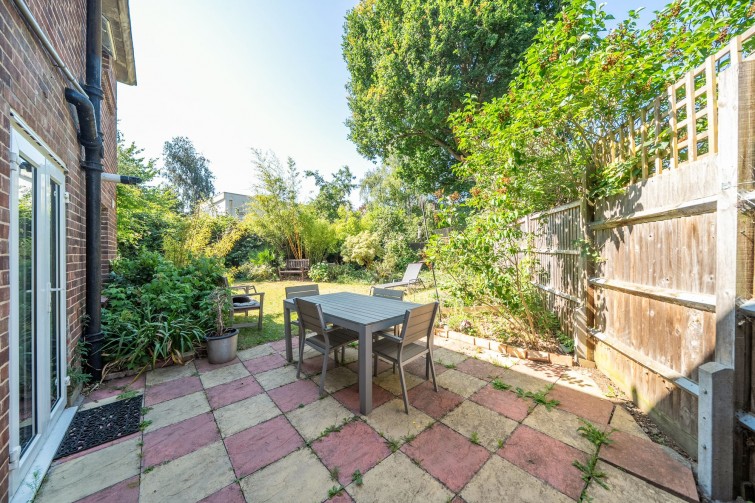 7 Meadlands Drive, Richmond