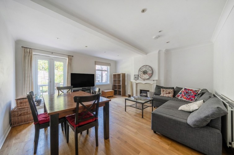 7 Meadlands Drive, Richmond
