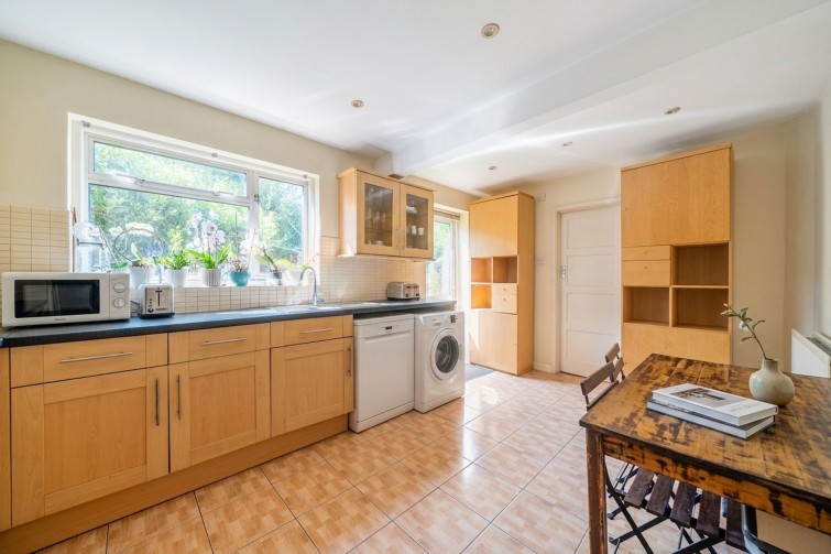 7 Meadlands Drive, Richmond