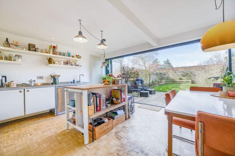 113 Perryfield Way, Richmond