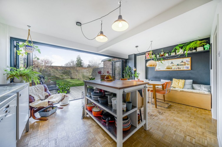 113 Perryfield Way, Richmond