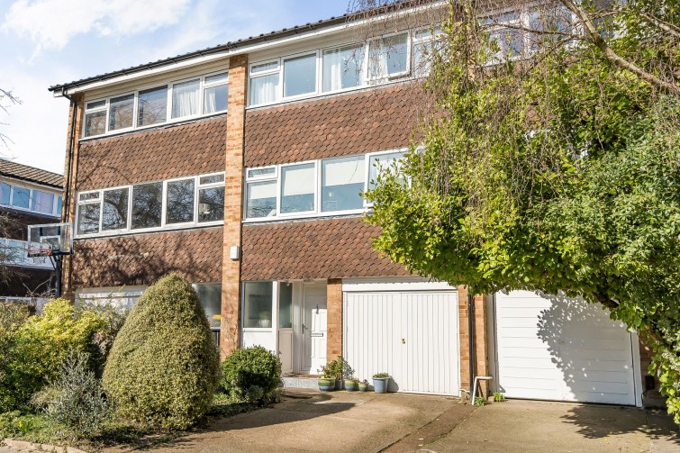 12 Breamwater Gardens, Richmond