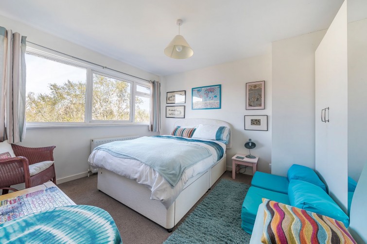 12 Breamwater Gardens, Richmond