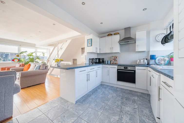 12 Breamwater Gardens, Richmond