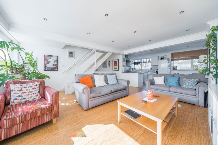 12 Breamwater Gardens, Richmond