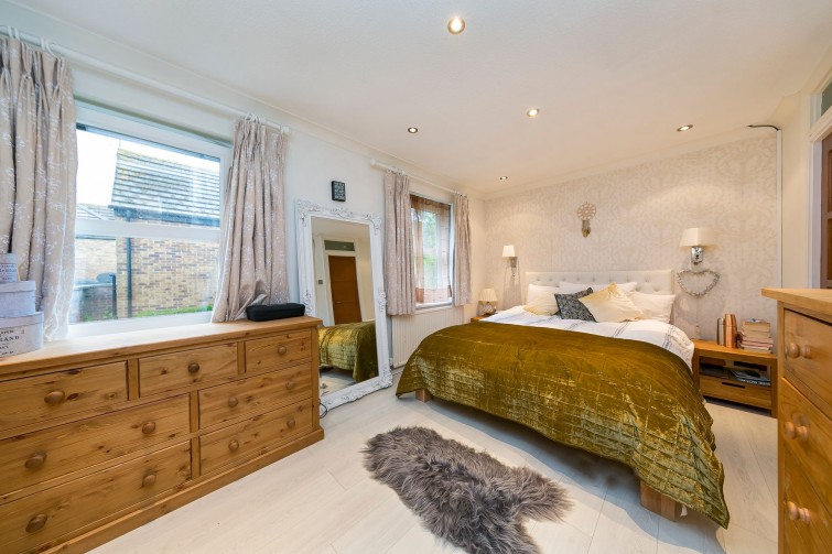 13 Thamesgate Close, Richmond