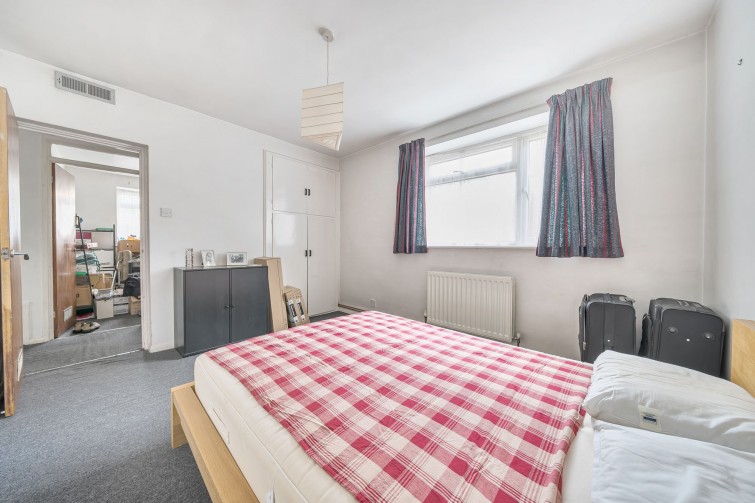 1 Royal Court Deer Park Close, Kingston Upon Thames