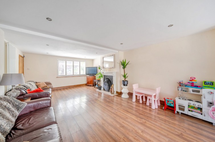 44 Clifford Road, Richmond