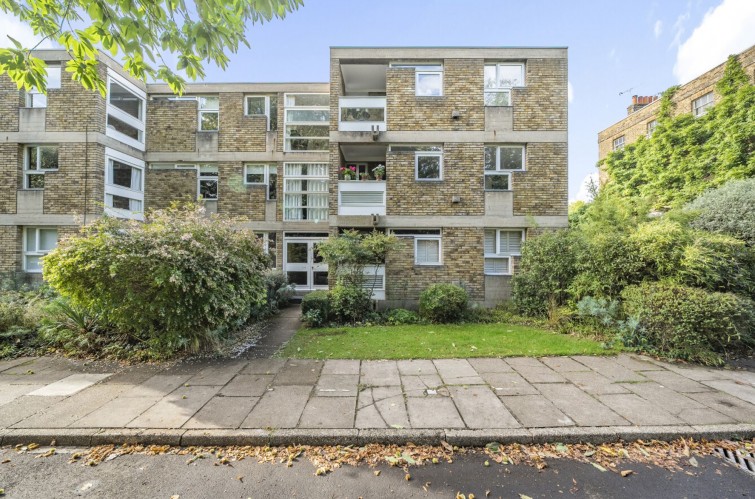 2 Langham House Close, Richmond