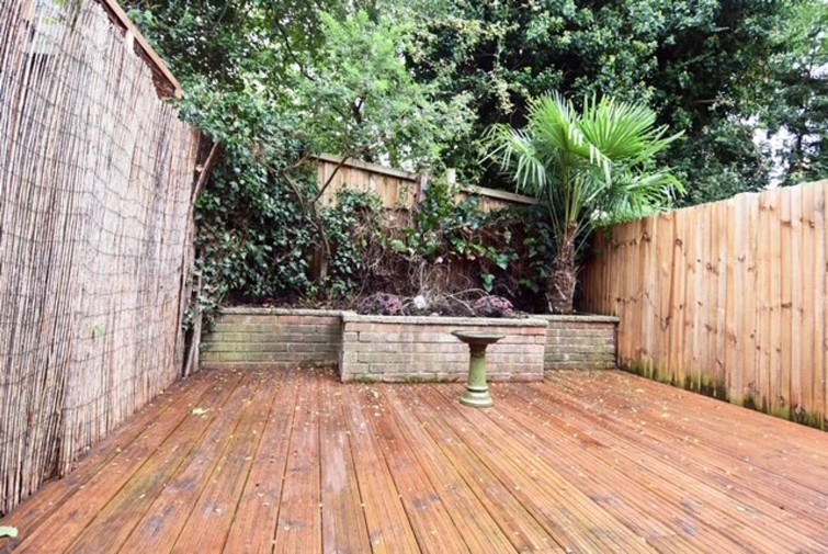 24 Kelvedon Close, Kingston Upon Thames