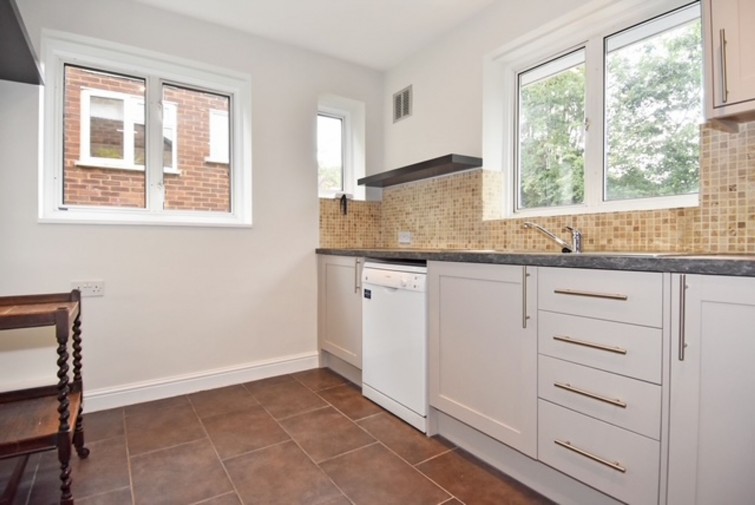 24 Kelvedon Close, Kingston Upon Thames