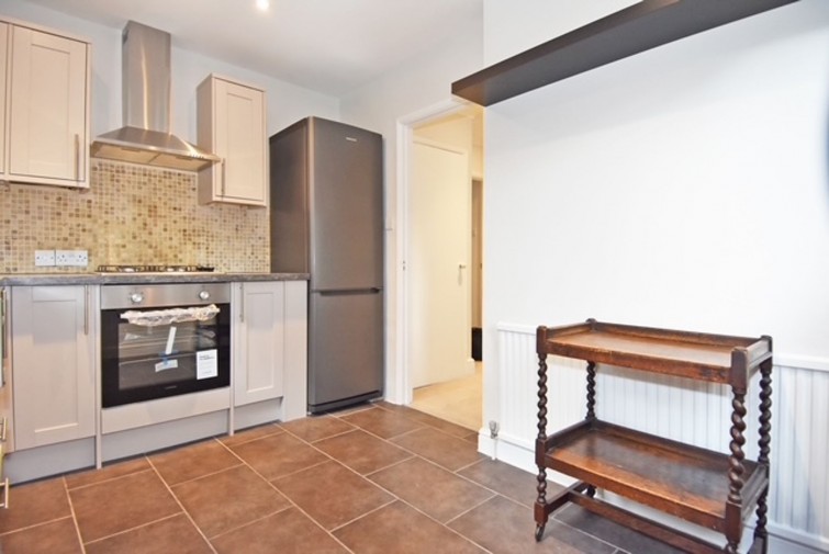 24 Kelvedon Close, Kingston Upon Thames