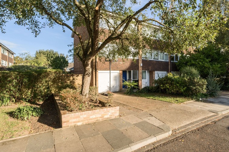 14 Breamwater Gardens, Richmond