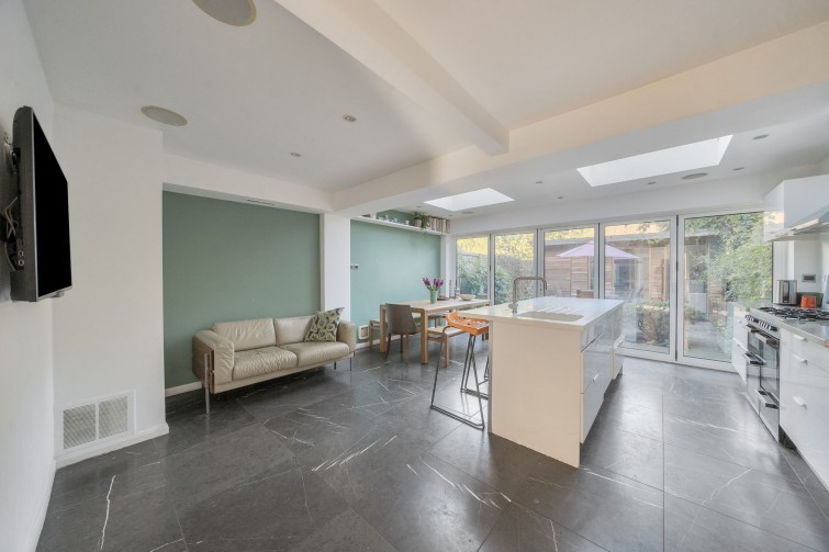 14 Breamwater Gardens, Richmond