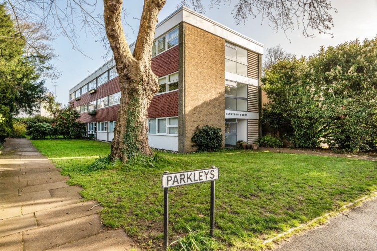 4 Tennyson Court Parkleys, Richmond