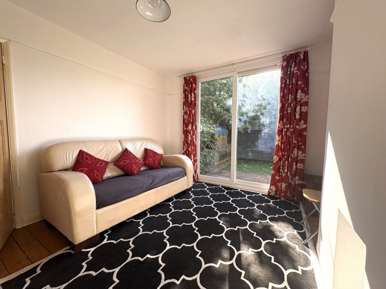 303 Park Road, Kingston Upon Thames