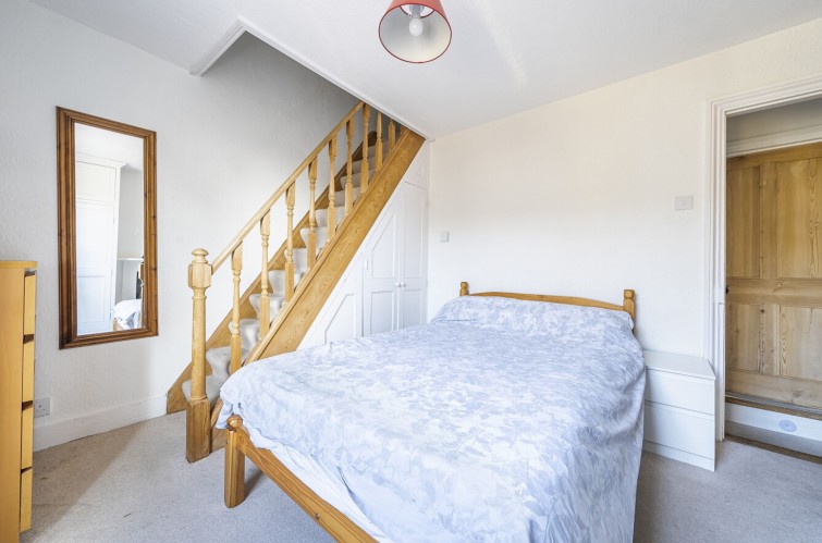 11 Evelyn Road, Ham