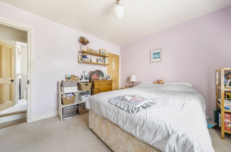 11 Evelyn Road, Ham