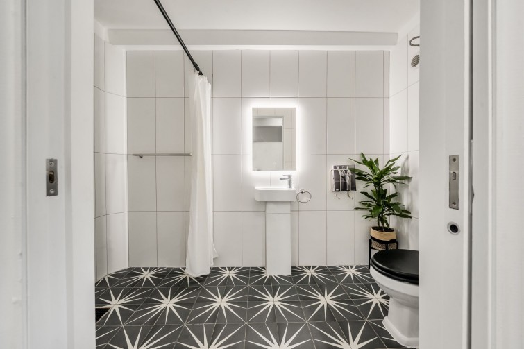 64 Hollybush Road, Kingston Upon Thames