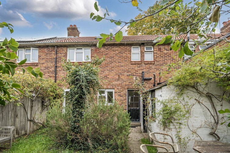 76 Meadlands Drive, Richmond