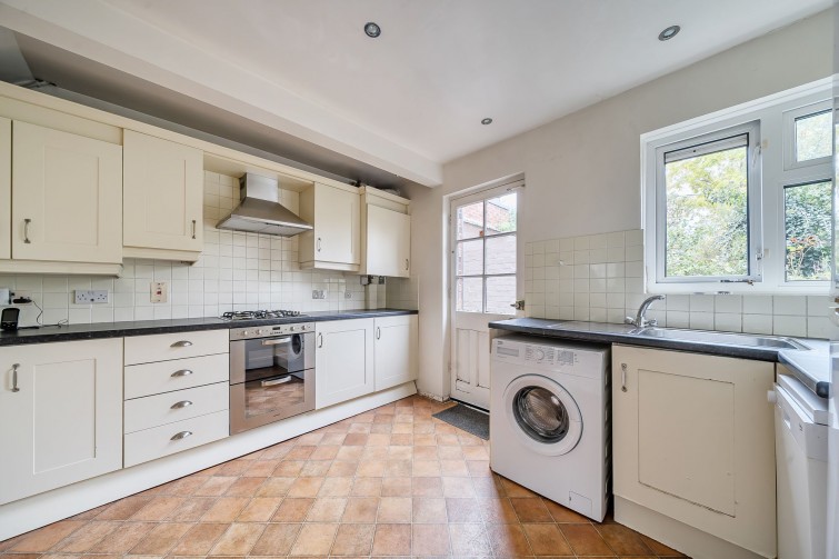 76 Meadlands Drive, Richmond