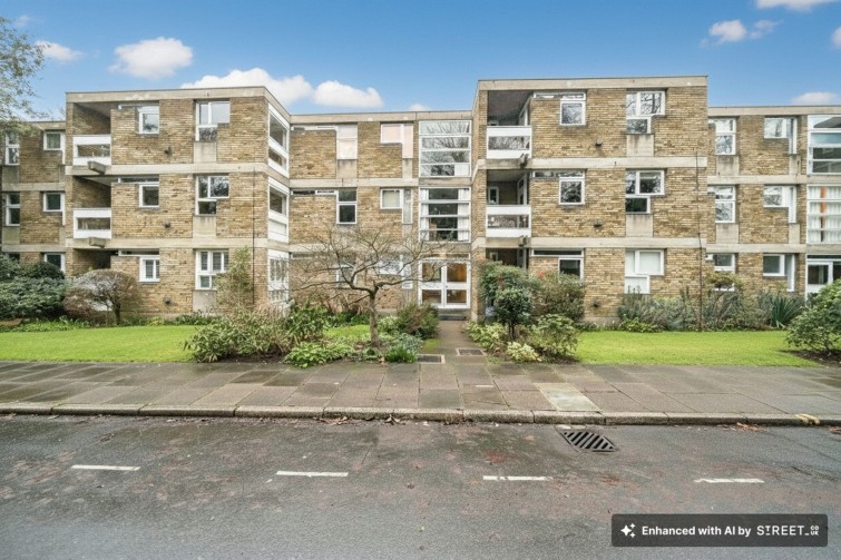 11 Langham House Close, Richmond