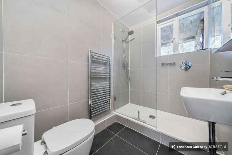 11 Langham House Close, Richmond