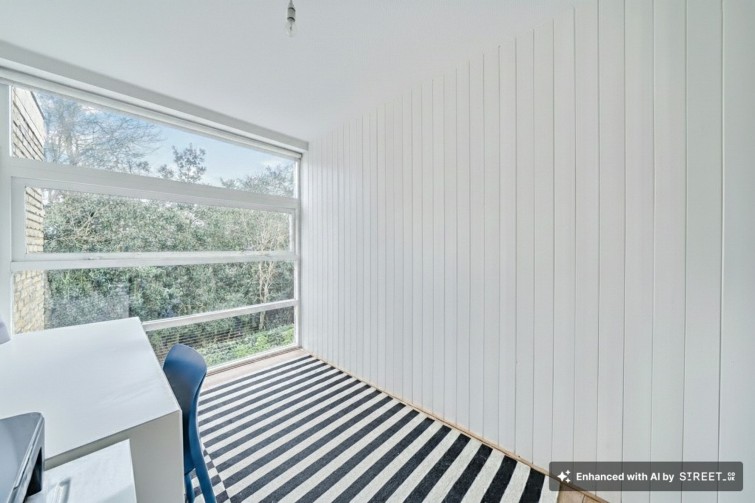 11 Langham House Close, Richmond