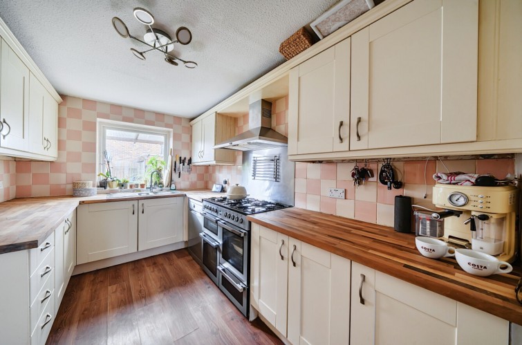 6 Thamesgate Close, Richmond