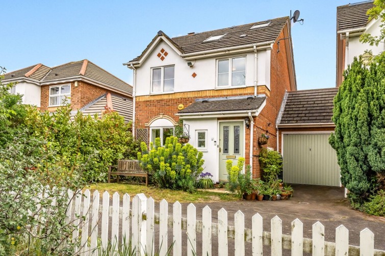 28 Tangmere Grove, Kingston Upon Thames