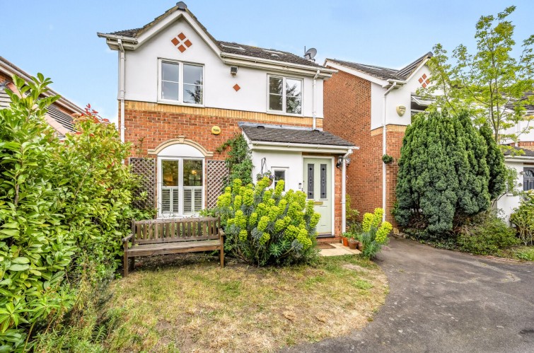 28 Tangmere Grove, Kingston Upon Thames