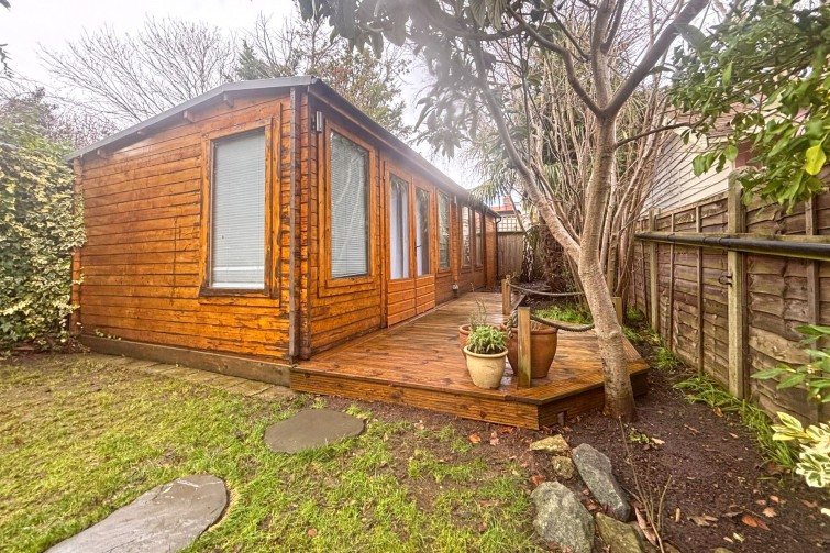 19 Lock Road, Richmond