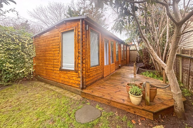 19 Lock Road, Richmond