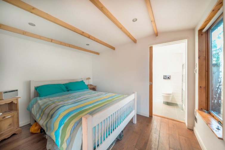 19 Lock Road, Richmond