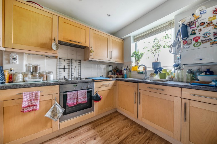 65 Perryfield Way, Richmond