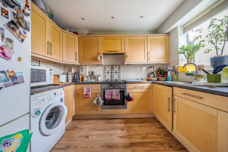 65 Perryfield Way, Richmond