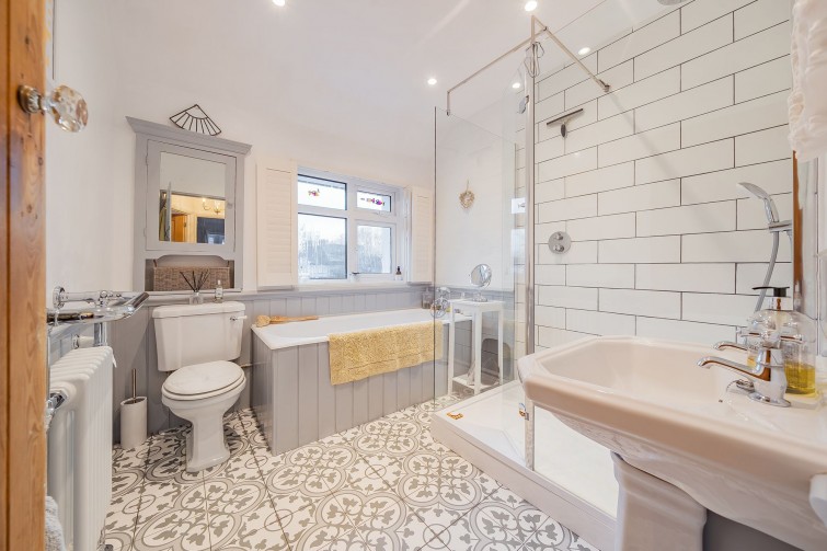 18 Barnfield Avenue, Kingston Upon Thames