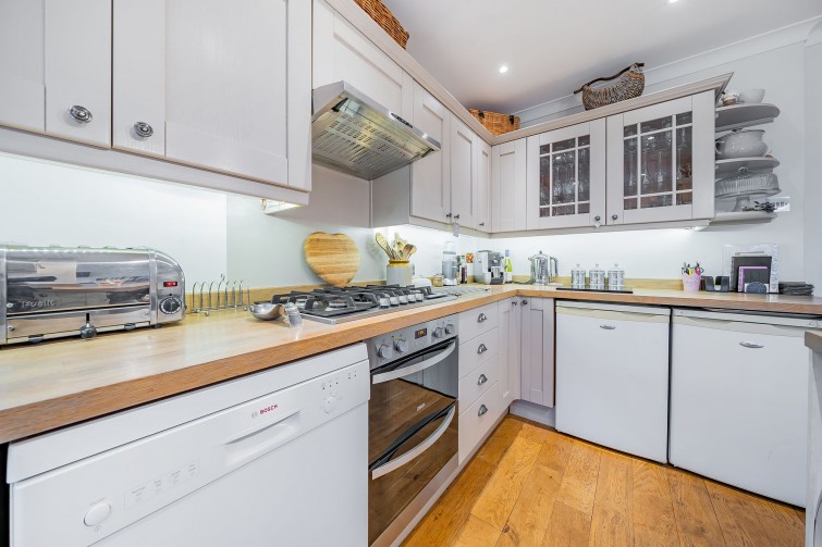 18 Barnfield Avenue, Kingston Upon Thames