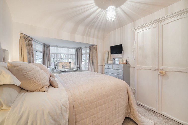 18 Barnfield Avenue, Kingston Upon Thames